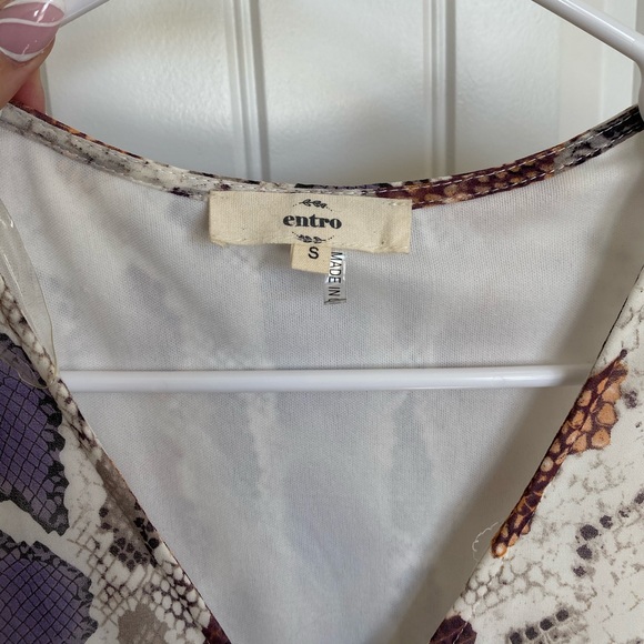 Entro Snake Skin Romper from Fiore Boutique - Picture 3 of 4